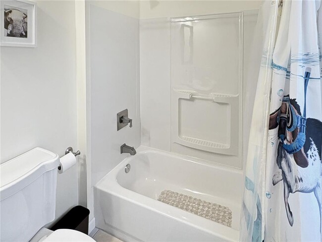 Building Photo - 4407 Curve Ave