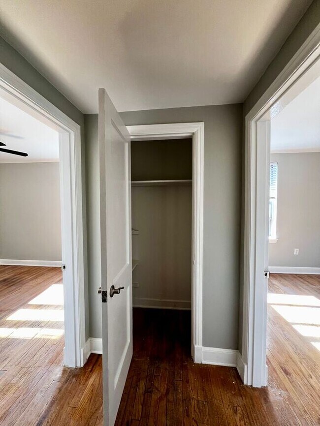 Building Photo - Charming Newly Remodeled 2bd/1ba on Cooper...