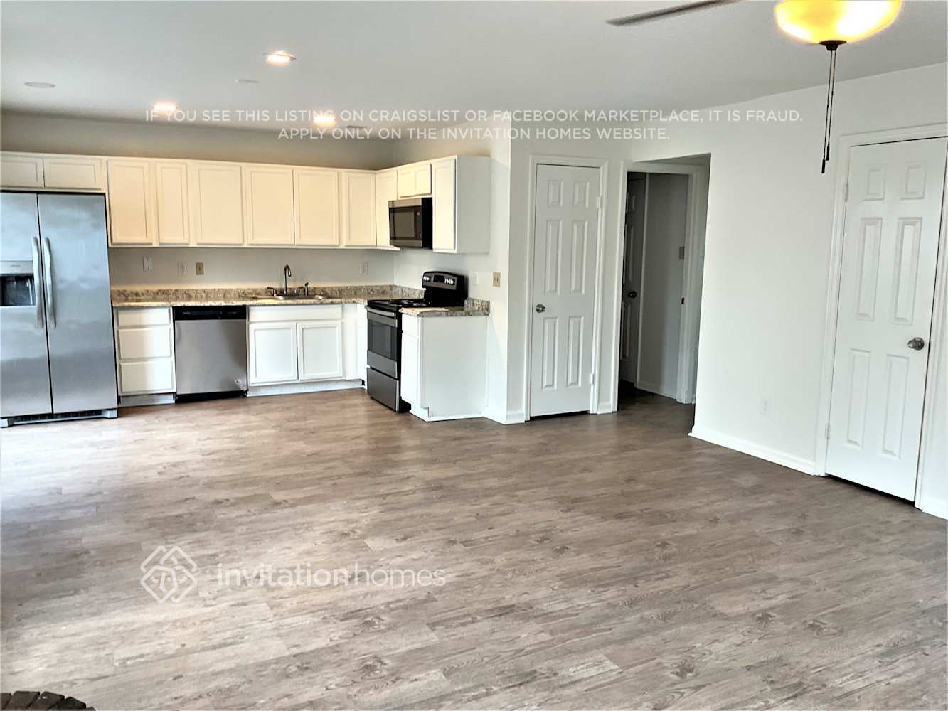 Building Photo - 1803 Shoreline Dr