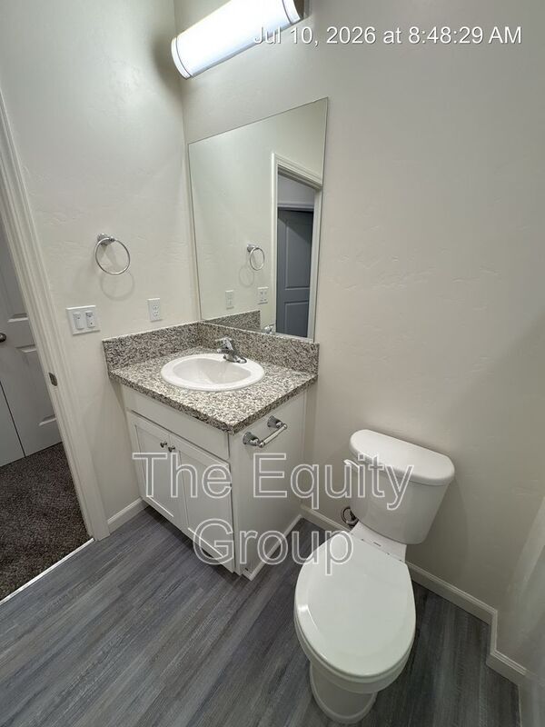 Building Photo - 723 S Pinkham St
