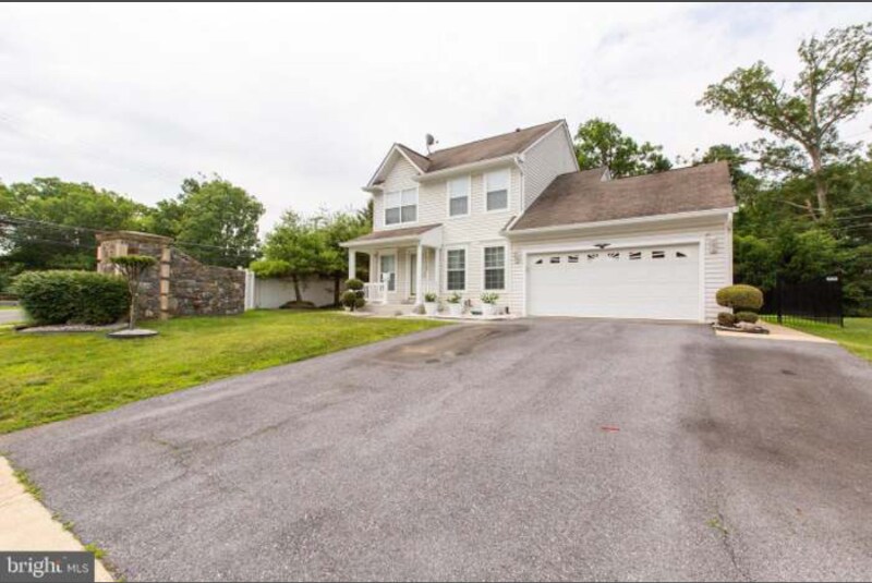 Building Photo - 8205 Foxhall Rd