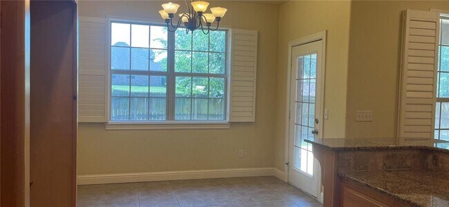 Building Photo - 4405 SW Wheatgrass Blvd