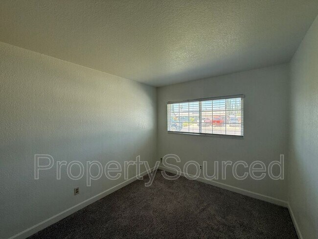 Building Photo - 1462 Snyder St