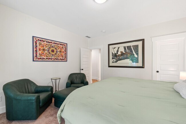 Building Photo - 1100 Hidden Hills Cir