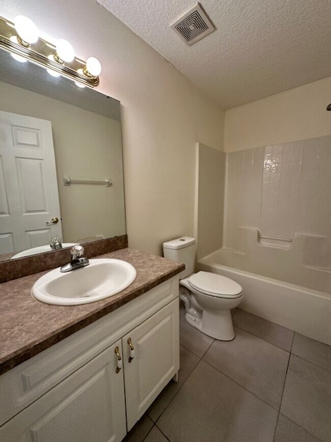 Building Photo - 56 Wheatfield Dr