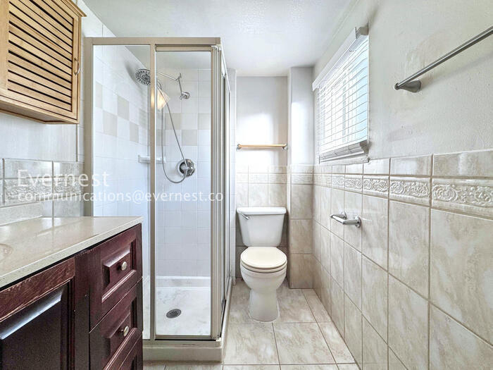 Building Photo - 4118 Wyandot St