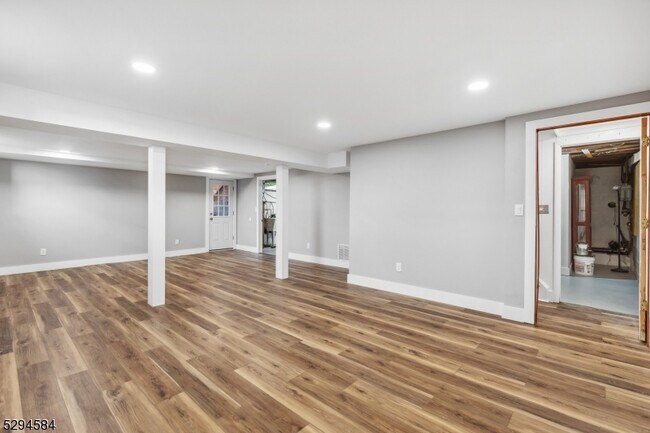 Building Photo - 26 Genevieve Ave