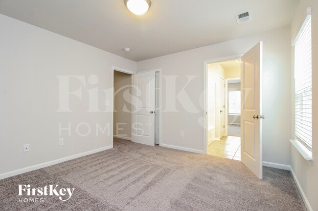 Building Photo - 621 Goldburn Wy