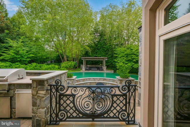 Building Photo - 8305 Fox Haven Dr