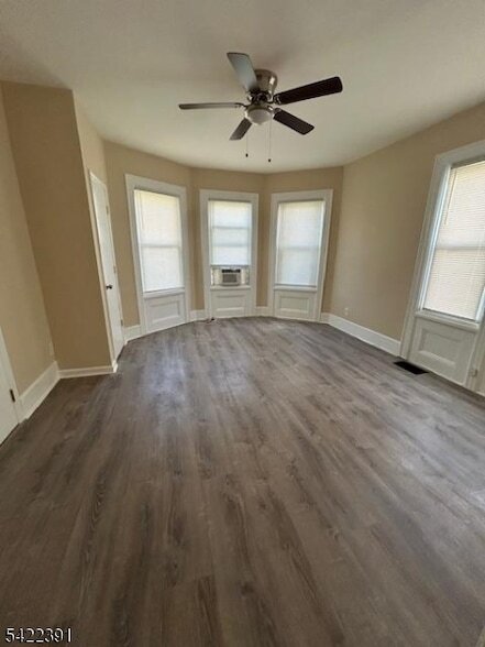 Building Photo - 429 W Broad St