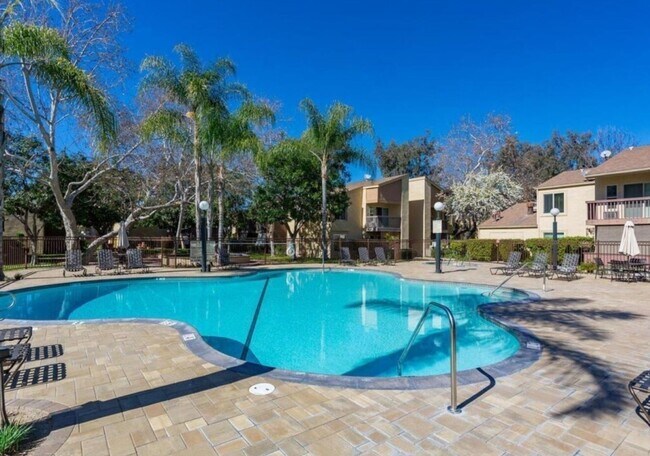 Building Photo - Updated 1 bedroom-1 bath, First Floor Condo in Desirable Rancho Mission Villas