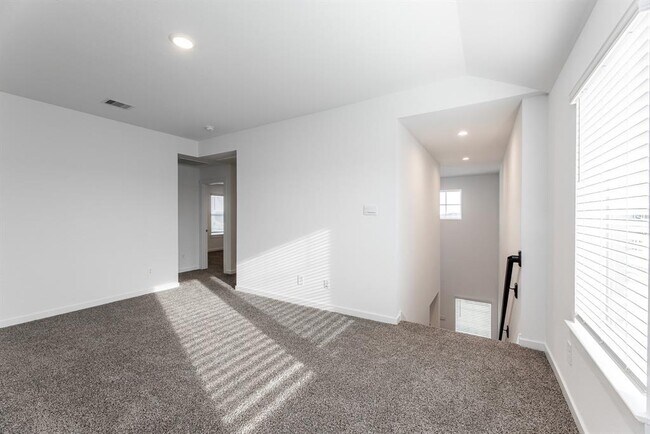 Building Photo - 31702 Whittis Hl Wy