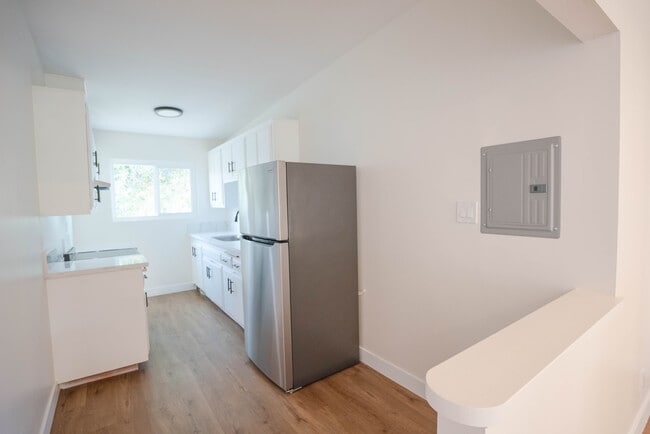 Building Photo - 825 W 167th St