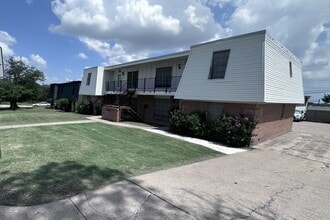 Building Photo - 8005 Carrick St