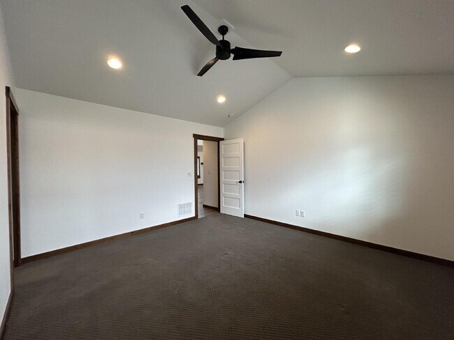 Building Photo - Luxury 4 Bed / 2 Bath Home on .84 Acres – 3 Car Garage – RV Parking