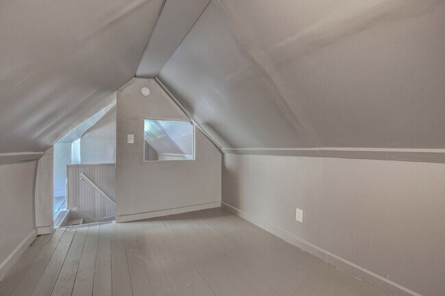 Building Photo - 3643 W 8th St
