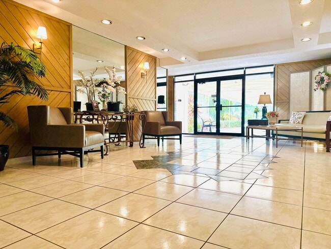 Building Photo - 3051 N Course Dr