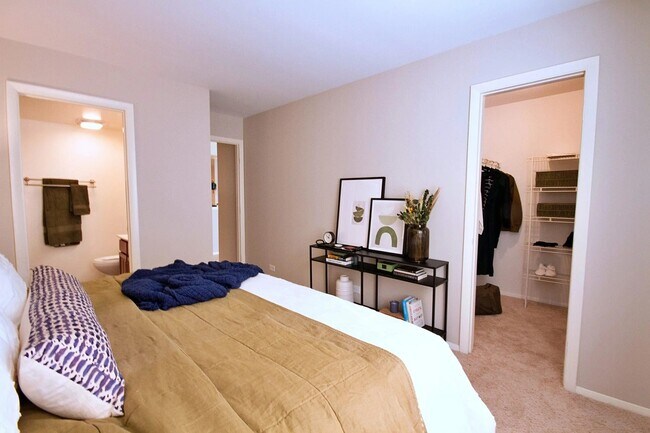 Building Photo - 4132 Landing Dr