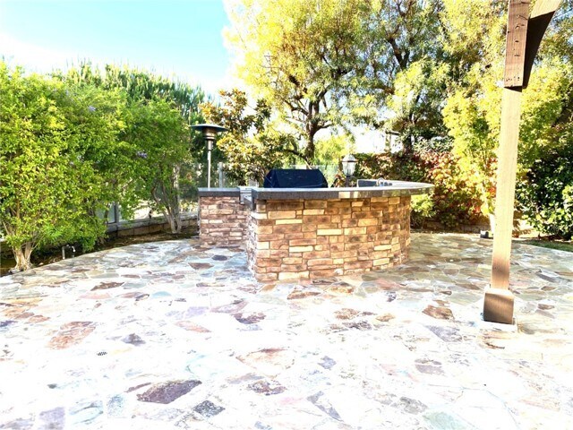 Building Photo - 9 Tarascon