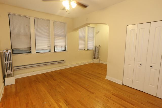 Building Photo - 4644 N Paulina St