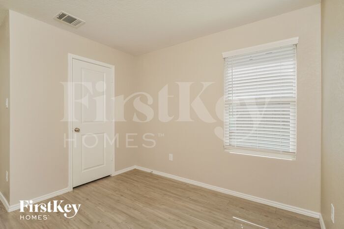 Building Photo - 407 Butterfly Bush Ct