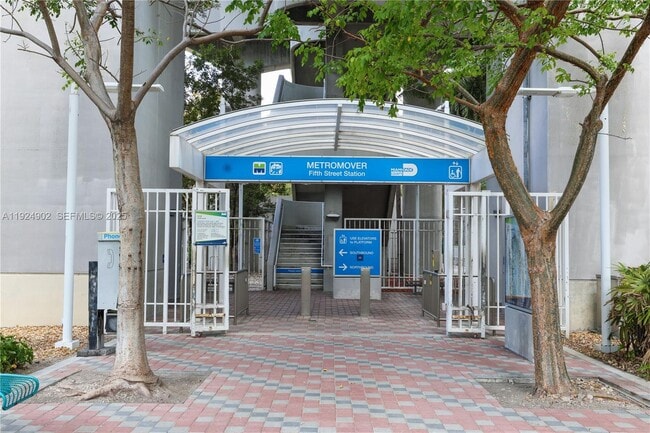 Building Photo - 41 SE 5th St