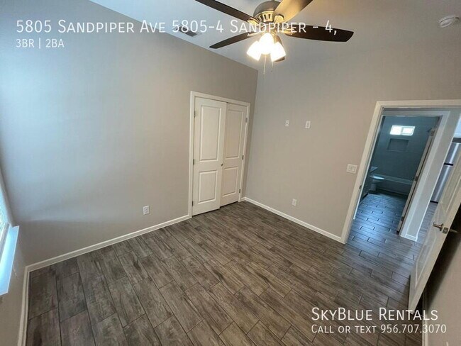 Building Photo - 5805 Sandpiper Ave