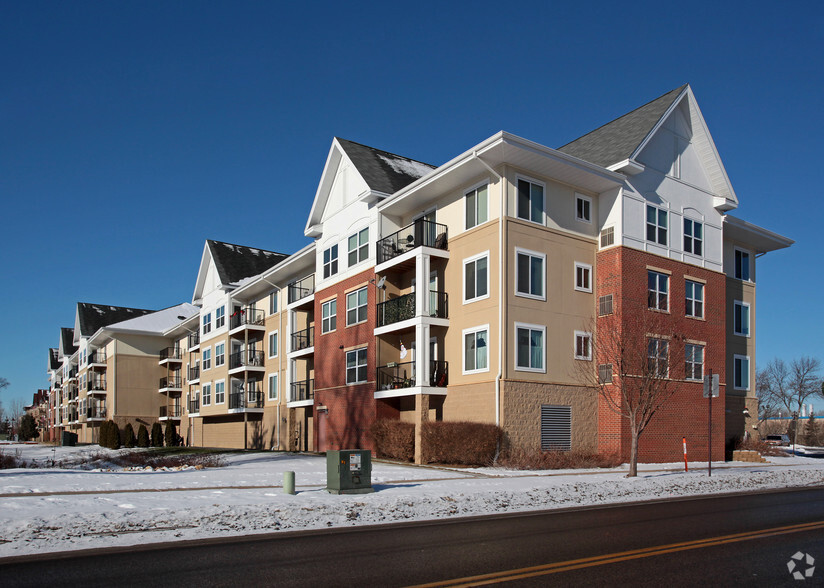 Exterior - Glendale Place Senior Apartments 55+ WaitList