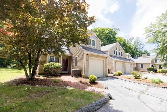 Building Photo - 113 Courtyard Ln