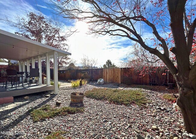 Building Photo - 1685 Southview Dr