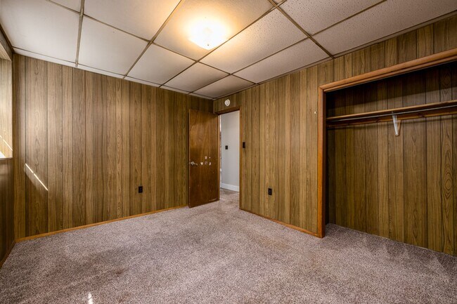 Building Photo - 480 Spruce Hollow Rd