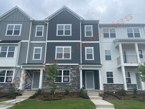 Building Photo - BRAND NEW- Spacious 4 Bedroom, 3 Bathroom ...