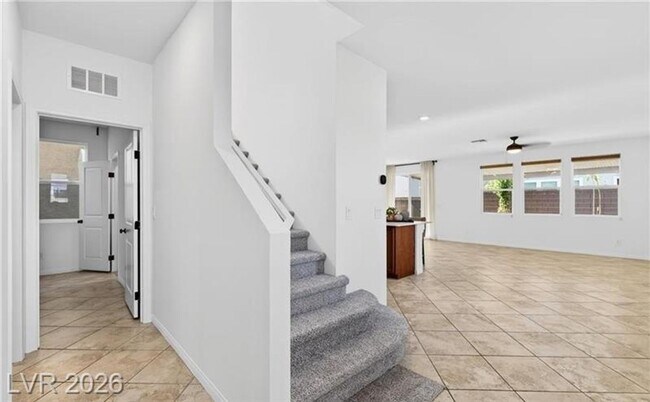 Building Photo - Gorgeous , 5 bedroom /3 Bath  with huge backyard finished with pavers! Great location!
