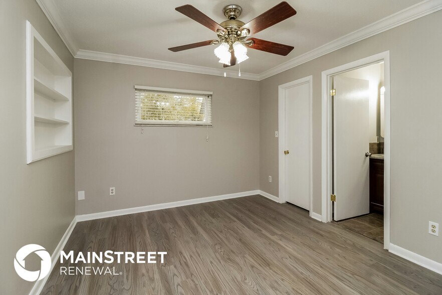 Building Photo - 5133 Oak Hill Dr