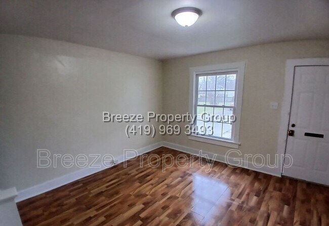 Building Photo - 503 E Vine St