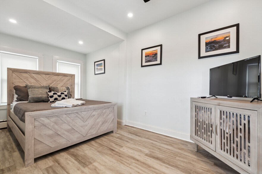 Bedroom 1 - 61 Ocean Blvd