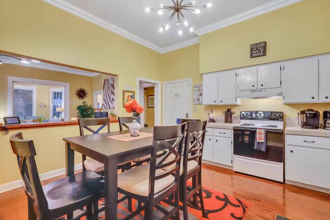 Building Photo - 524 E Duffy St