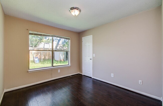 Building Photo - 9430 Halkirk St