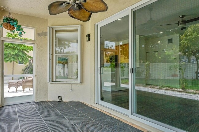 Building Photo - 3354 Greenview Terrace W