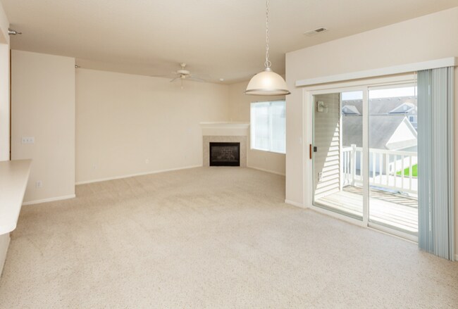 Building Photo - 1340 SE Florence Dr