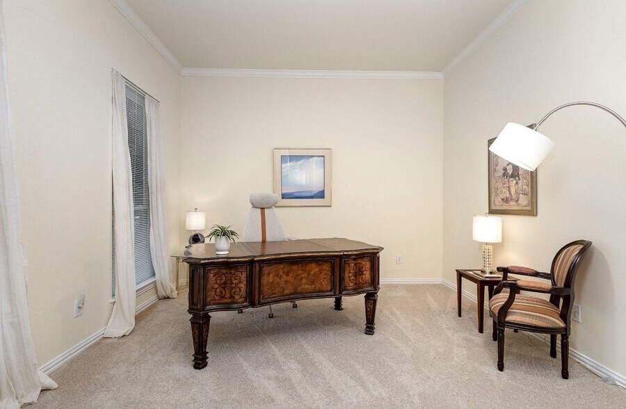 Building Photo - 9201 Royal Burgess Dr
