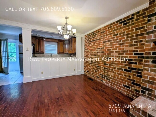 Building Photo - 5709 Jana Ln