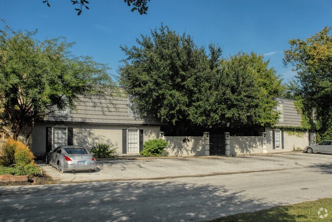 Primary Photo - Melrose Place
