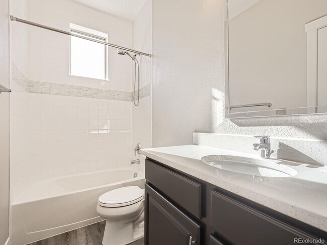 Building Photo - 2 bedroom townhome in Northfield Central Park Denver.