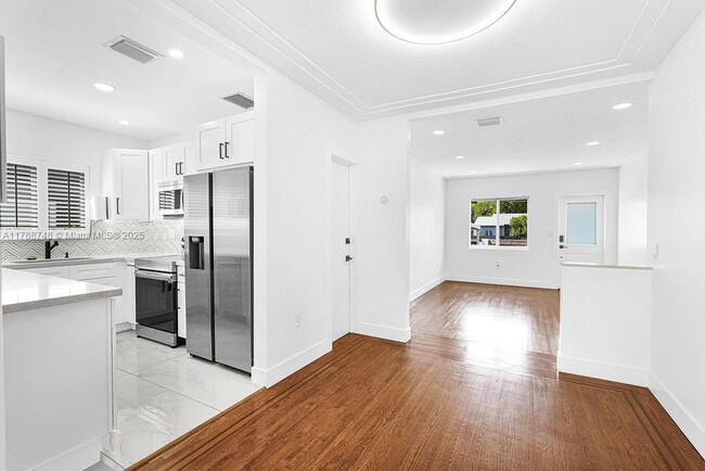 Building Photo - 234 NW 45th St
