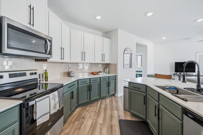 Building Photo - 4015 Casita Mia St