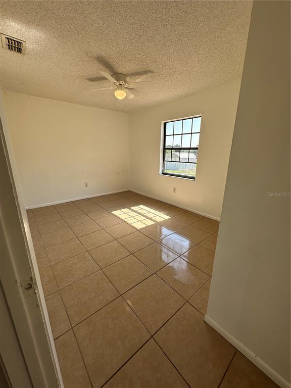 Building Photo - 59 Hickory Track Way
