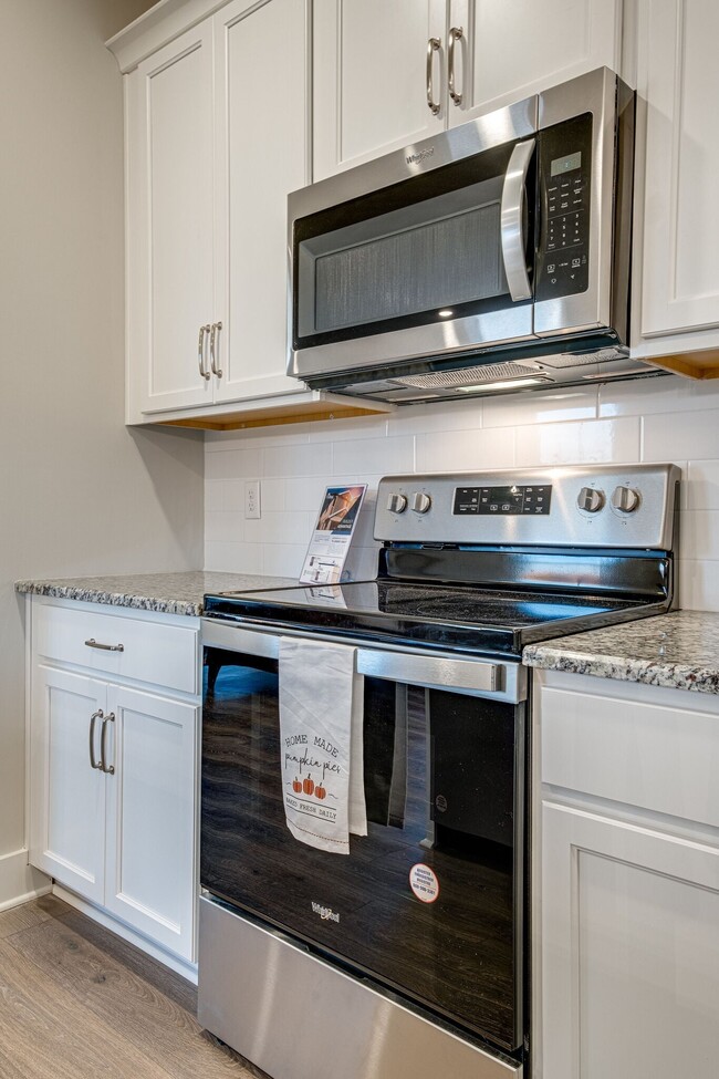 Building Photo - Harding Townhomes