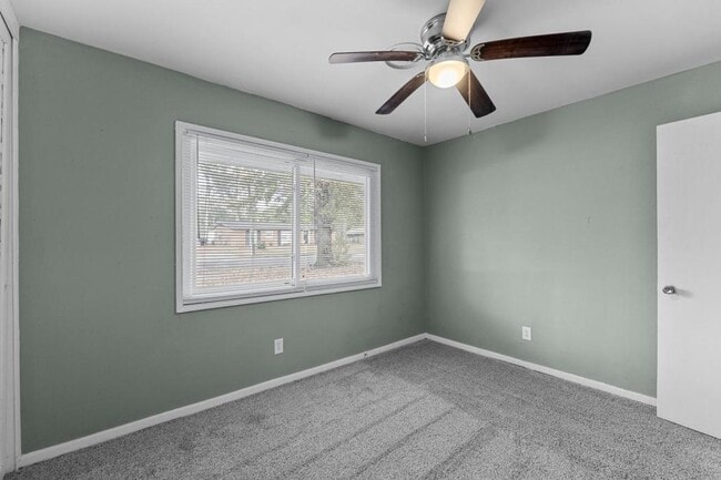 Building Photo - 2226 Raleigh Dr