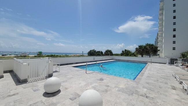 Building Photo - 401 Ocean Dr